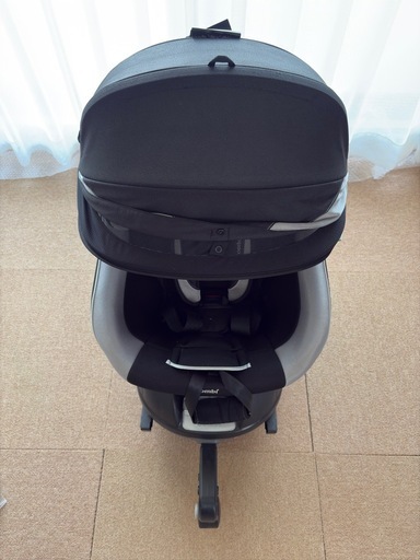 美品　【取引中】コンビ　ネルームISOFIXエッグショック　チャイルドシート
