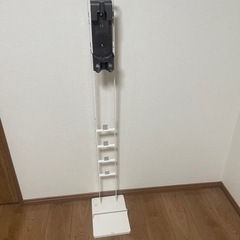 山崎実業 YAMAZAKI 3559 [コードレスクリーナースタンド プレート ホワイト]の画像