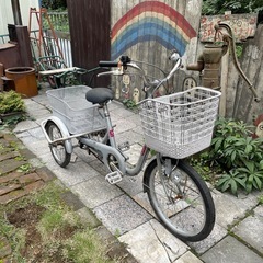 【5562】大人用三輪車　前20・後16インチ　19,300円（防犯・税込）の画像
