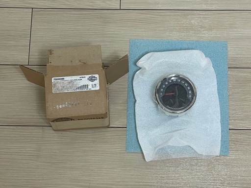 【新品未使用】ハーレー純正スピードメーター　70900698B