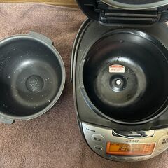 TIGER　タイガー　炊飯器　IH炊飯ジャー　土鍋コーティング　同時調理機能付　JKT-J101　5.5合炊　21年製の画像