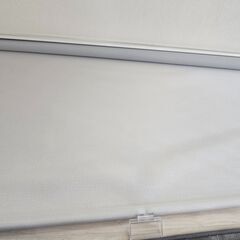 【現地引取限定】ロールスクリーン・カーテンレール取り付けの画像