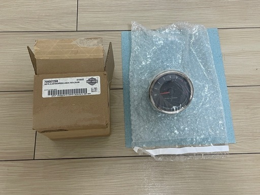 【新品未使用】ハーレー純正タコメーター　70900729B