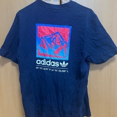 adidas メンズTシャツの画像