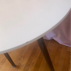 カフェテーブルの画像