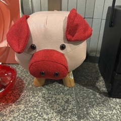 豚の椅子の画像