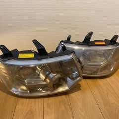 デリカD5ベッドライト左右