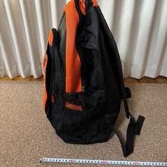黒×オレンジ 多機能リュックの画像
