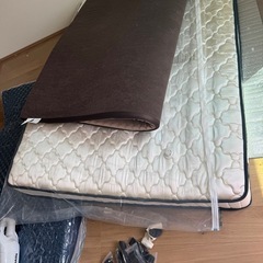 ダブルベッドの画像