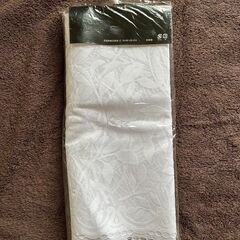 カフェカーテン　シンプルなリーフ柄 程よい目隠し効果と防炎加工付　巾約150センチ×丈約90センチの画像