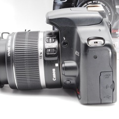 全国発送!スマホ転送⭐️canon eos kiss x2 初心者！すぐ使える！簡単本格撮影！付属品多数！ ◆初心者にオススメ！！スマホ転送カードリーダー、標準レンズ、説明書箱つき！の画像