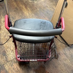  歩行補助車 歩行器 の画像