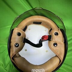 ジャンク扱い！Beon製バイクヘルメットBarock！インナークッション無し@Yの画像