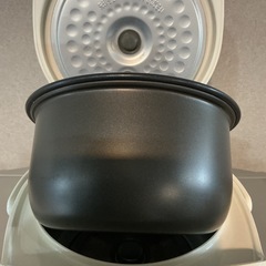 新生活始める方🌸TIGERタイガー2015年製3号炊き🍚JAI-R551白ホワイト炊飯器の画像