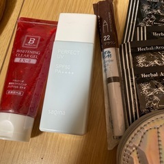 (お取引中)サキナ日焼け止めなど色々の画像