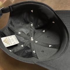 adidas レディースキャップ　ブラックの画像