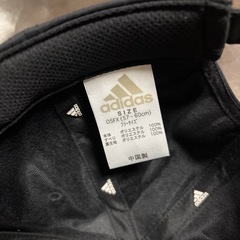 adidas レディースキャップ　ブラックの画像