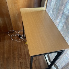 椅子とテーブルセット