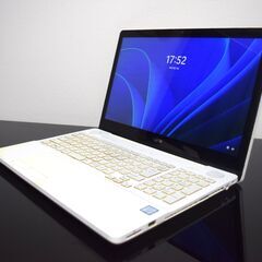 富士通高性能6世代CPUCorei7最新Windows11メモリ8GB高速SSD240GBWifi接続可能カメラ内蔵の画像