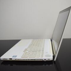 富士通高性能6世代CPUCorei7最新Windows11メモリ8GB高速SSD240GBWifi接続可能カメラ内蔵の画像
