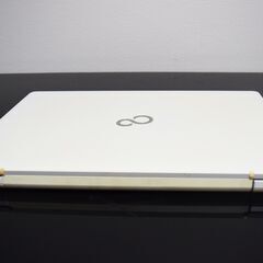 富士通高性能6世代CPUCorei7最新Windows11メモリ8GB高速SSD240GBWifi接続可能カメラ内蔵の画像