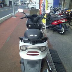 NO.5347　ヤマハ　マジェスティ１２５　水冷４サイクルエンジン　ＦＩ車　ホワイト　☆彡の画像