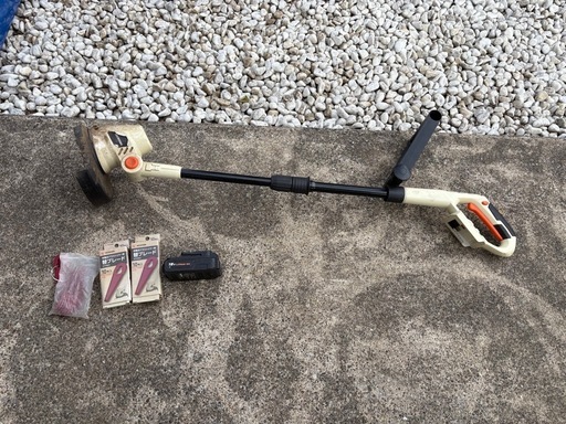 アイリスオーヤマ 草刈り機 18Vリチウムイオンバッテリー付き