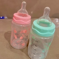 ほぼ未使用　西松屋　哺乳瓶　2本セットの画像