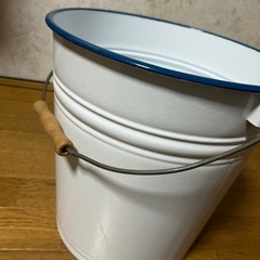 ブリキのバケツの画像