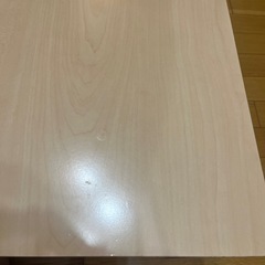 折りたたみテーブルの画像