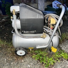 100vコンプレッサーの画像