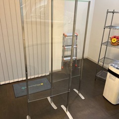 アクリルパーテーションの画像