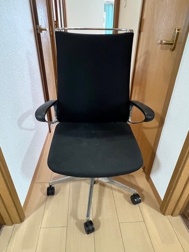 【定価10万‼️】オカムラ　チェア