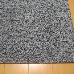 日本製タイルカーペット厚み6.5㎜・1枚２１０円・在庫６７枚（１６１１）未使用品の画像