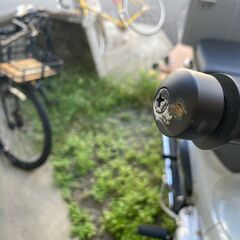 【入手困難クロスカブ１１０（JA60）／カスタム53万円相当／乗り心地の良いタンデムカスタム済み】ディープマッドグレー 走行距離1700ｋｍ 自賠責付き 大容量でおしゃれなBOX付きの画像