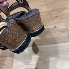 レトロガール サンダル 黒の画像