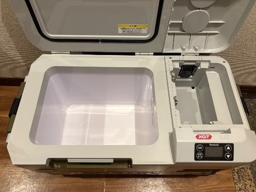 makita　マキタ　充電式保冷温庫　CW001G