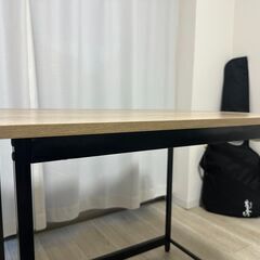 【お気軽にお声がけください】　幅80cm× 奥行60cmのデスク　ケーブル、PC収納機能付パソコンデスクの画像