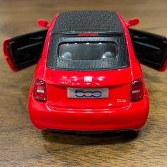 フィアット500 ミニカー 赤 白 2台セットの画像
