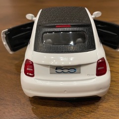 フィアット500 ミニカー 赤 白 2台セットの画像