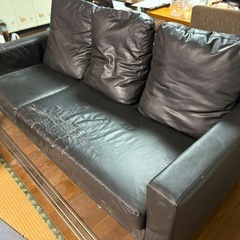 黒革ソファー（3にんかけ3人掛け）