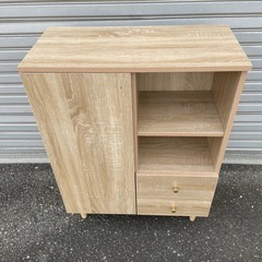 🌟リュカ 脚付キャビネット🌟の画像