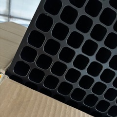 プラグトレイ機械用　 200穴 数量100枚入×1箱の画像