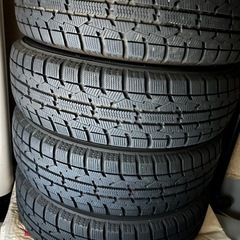 スタッドレスタイヤホイール付きの画像