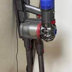 Dyson V8fluffy コードレスクリーナー 掃除機 ダイソン