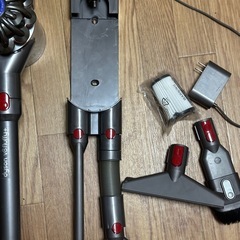 Dyson V8fluffy コードレスクリーナー 掃除機 ダイソンの画像