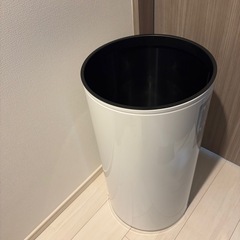 ZitA CIRCLE ジータ サークル 自動ゴミ箱  の画像