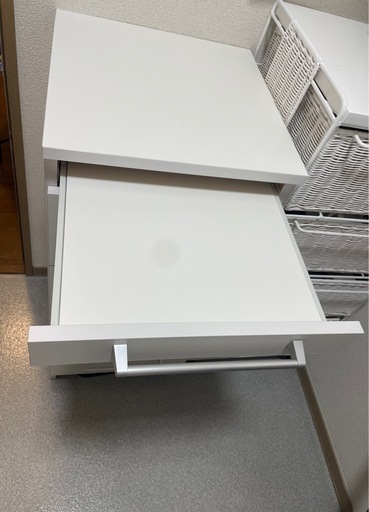 収納棚　衣装ケース　白　引き出し　　