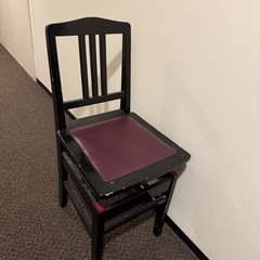 レトロピアノ椅子の画像