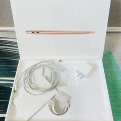 【美品・付属品完備】MacBook Air 13インチ 2020 Intel Core i5 / 8GB / 箱・充電器付きの画像